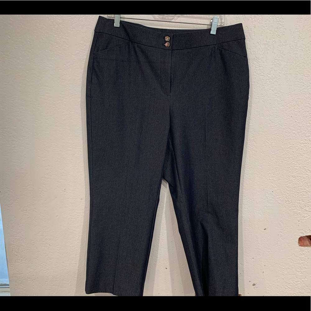 Chico’s Dark Blue Denim Crop Trousers size 12 (2)